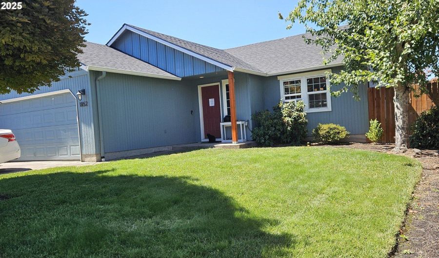 1852 S 60TH St, Springfield, OR 97478 - 3 Beds, 2 Bath