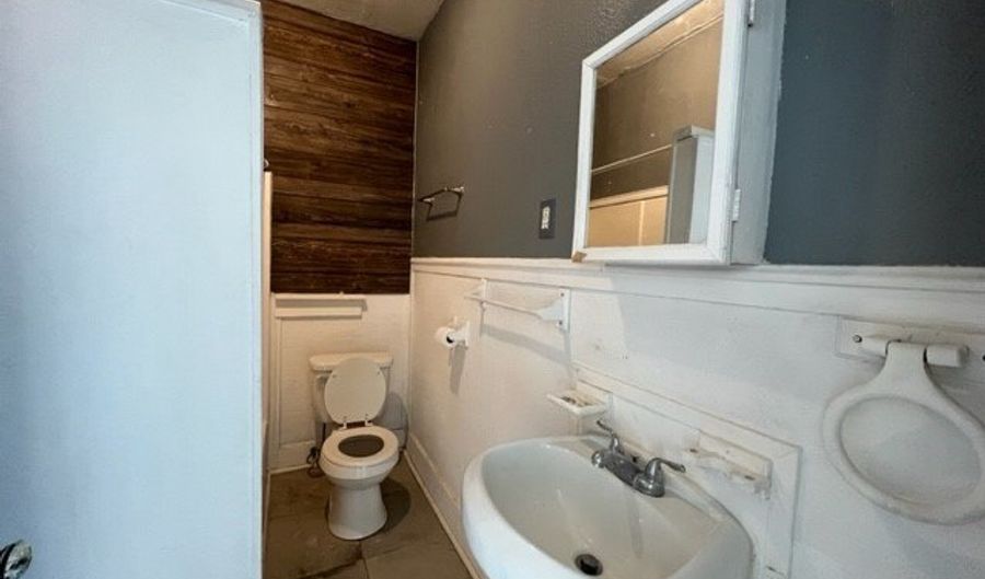 1917 S 15th St, Abilene, TX 79602 - 3 Beds, 1 Bath