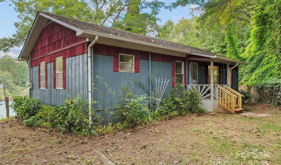 67 Quartz Ln, Balsam, NC 28707 - 3 Beds, 2 Bath