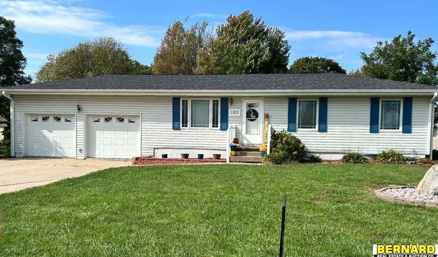 2414 Lynch Ave, Auburn, NE 68305 - 3 Beds, 3 Bath