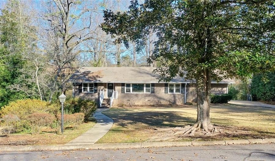 769 N CARY Dr, Auburn, AL 36830 - 4 Beds, 3 Bath