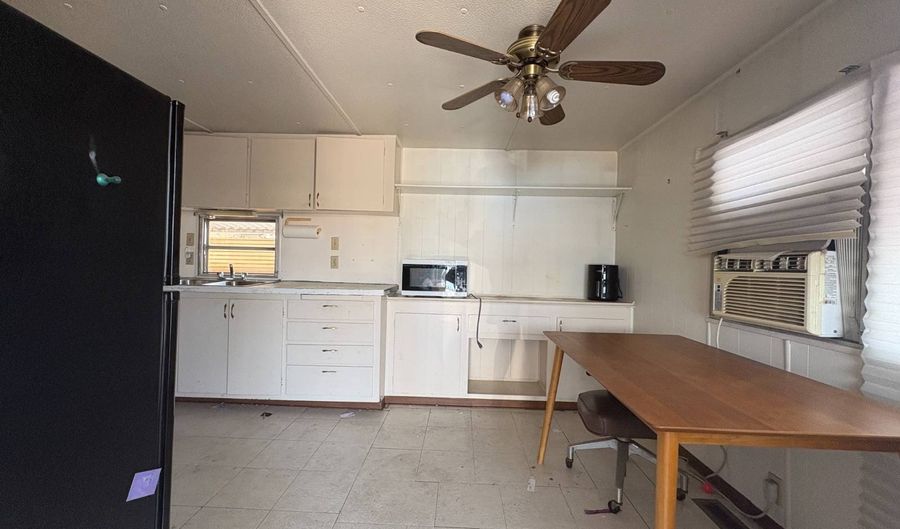 10 Paramount St, Escondido, CA 92027 - 2 Beds, 1 Bath