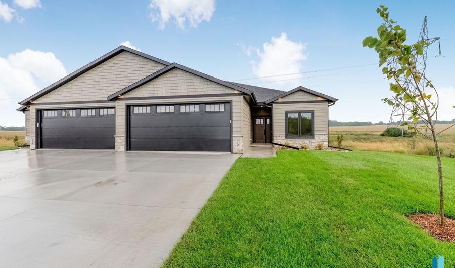 414 N Almond Ave, Brandon, SD 57005 - 3 Beds, 2 Bath