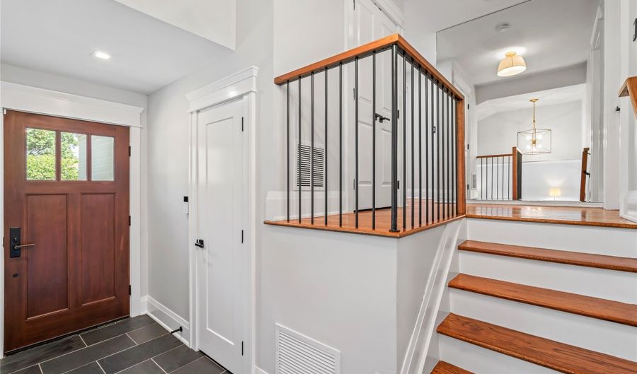 2 Lydia Ct, Albertson, NY 11507 - 3 Beds, 3 Bath