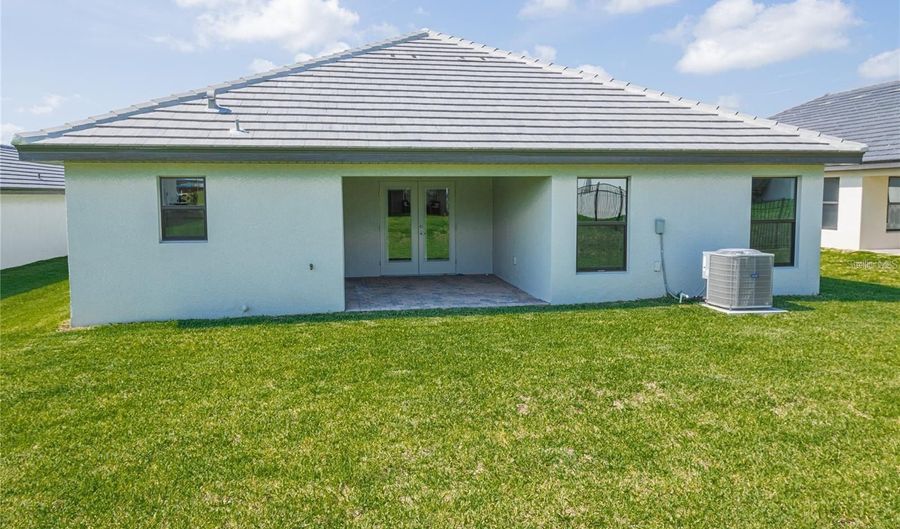 5409 WATERSIDE Dr, Auburndale, FL 33823 - 4 Beds, 3 Bath