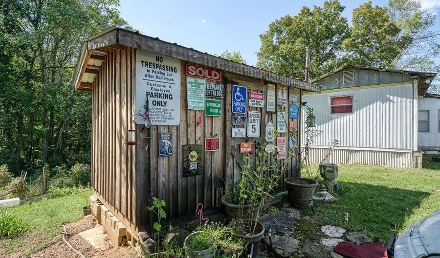 7331 Ashburn Rd, Baxter, TN 38544 - 2 Beds, 1 Bath