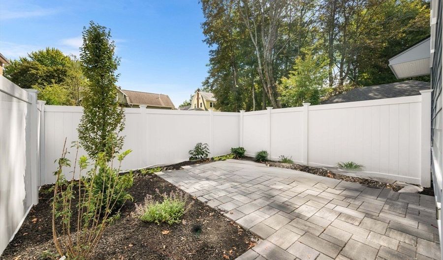 14 Burton St 14, Arlington, MA 02476 - 4 Beds, 5 Bath