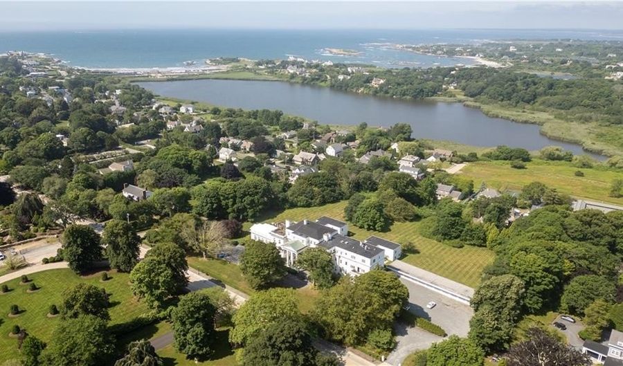 553 Bellevue Ave 14, Newport, RI 02840 - 1 Beds, 1 Bath