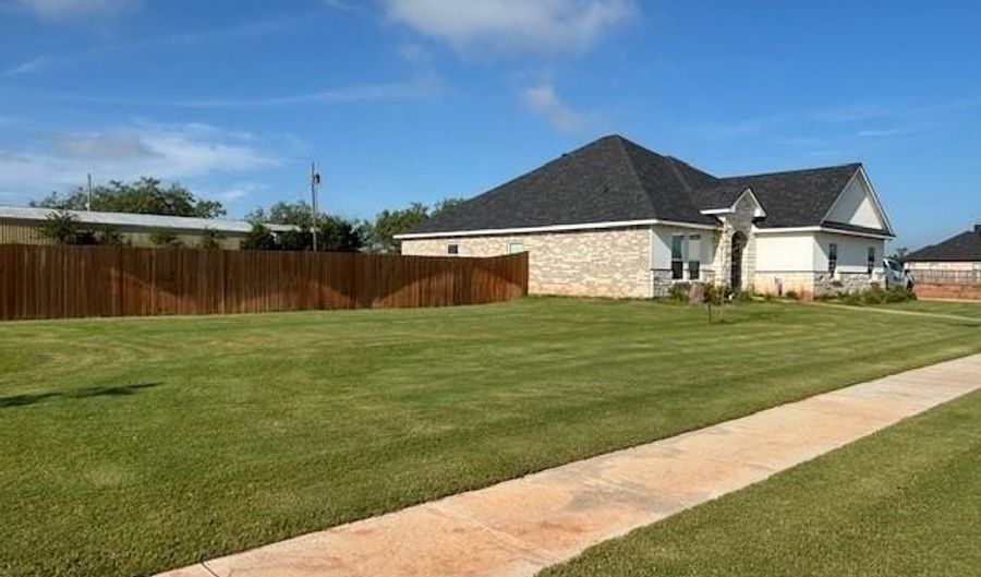 231 Long Ranger St, Abilene, TX 79602 - 3 Beds, 2 Bath