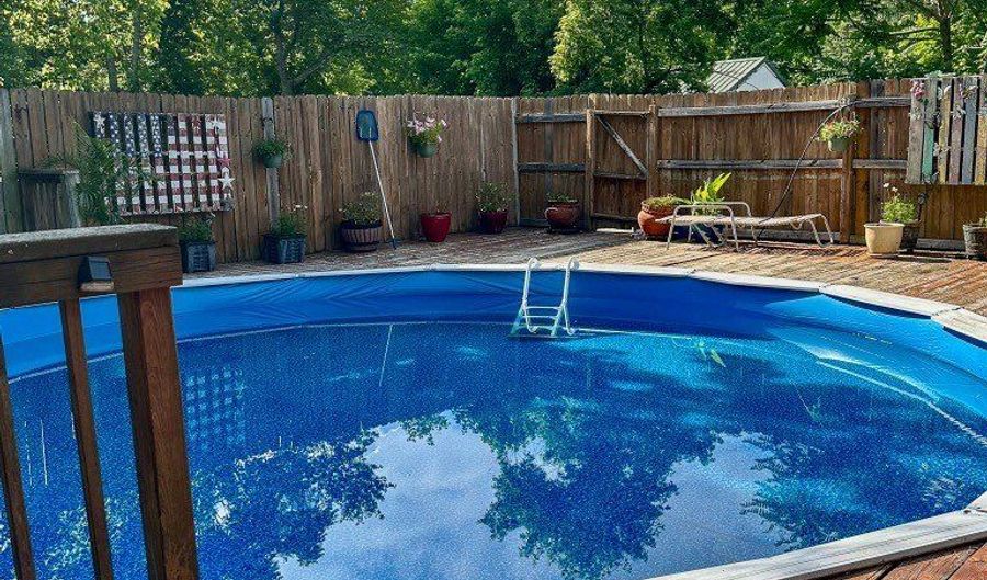 607 Park St, Anderson, MO 64831 - 3 Beds, 3 Bath