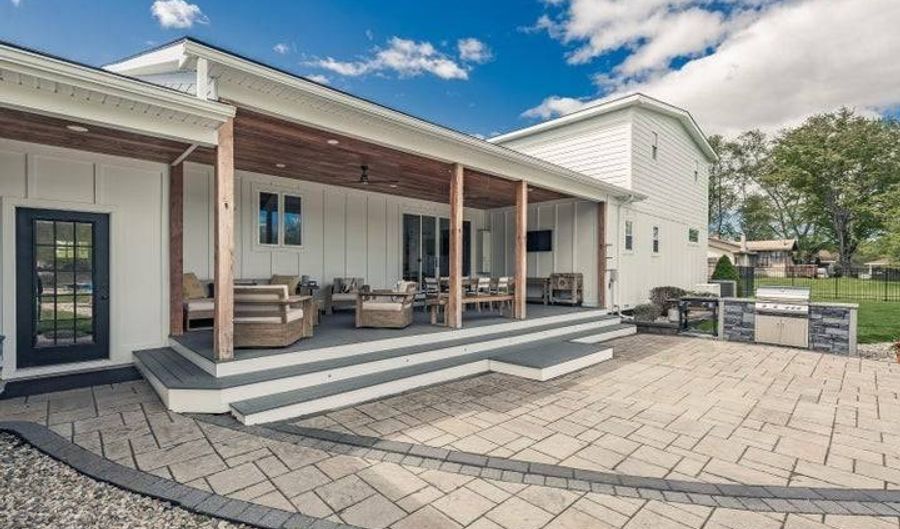 917 McDonald Dr, Amsterdam, NY 12070 - 4 Beds, 4 Bath
