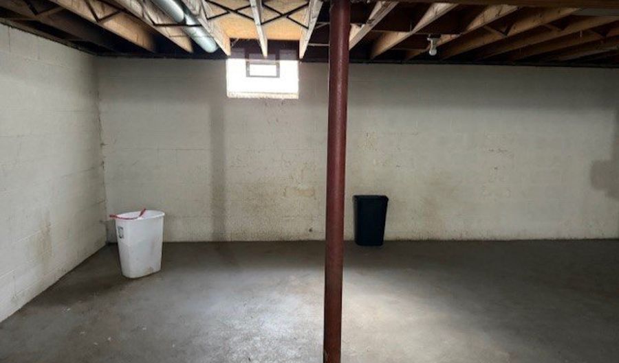 784 E Crosier St, Akron, OH 44306 - 3 Beds, 1 Bath
