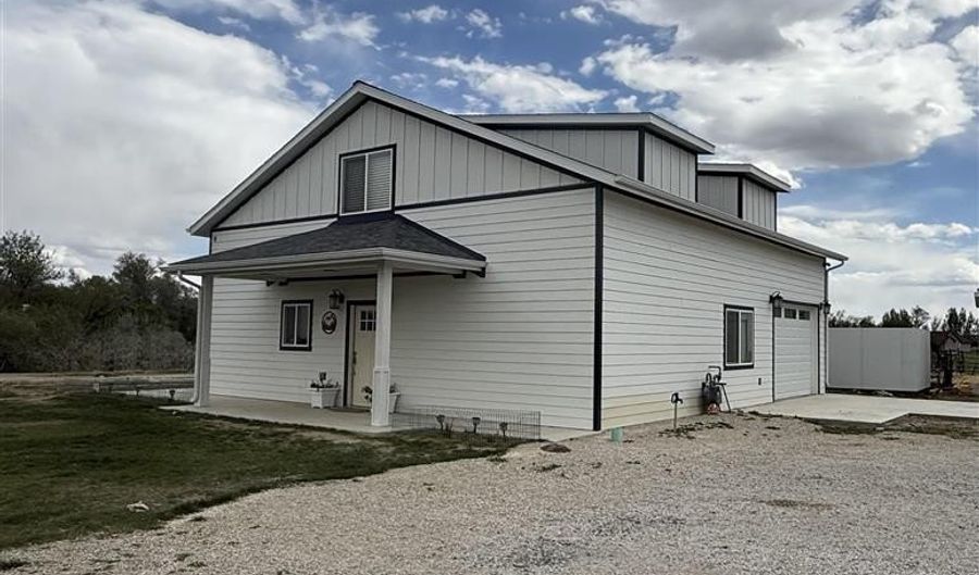 280 W Main St, Cowley, WY 82420 - 3 Beds, 2 Bath