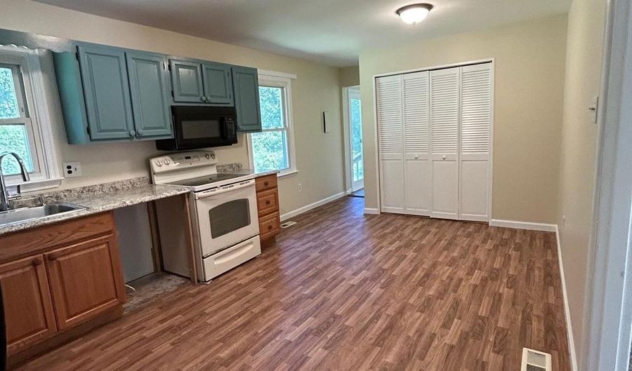 358 FOREST BEACH Rd, Annapolis, MD 21409 - 3 Beds, 2 Bath