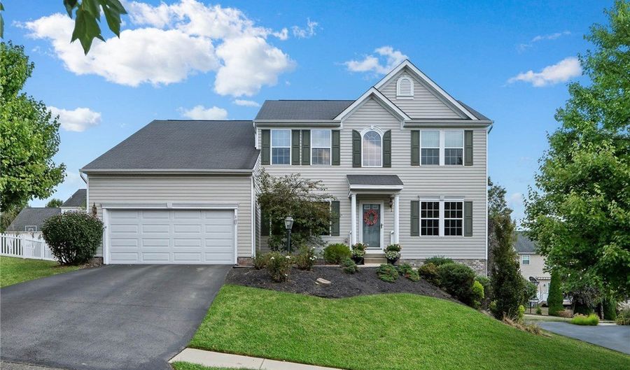 207 Windham Ln, Adams Twp., PA 16046 - 4 Beds, 4 Bath