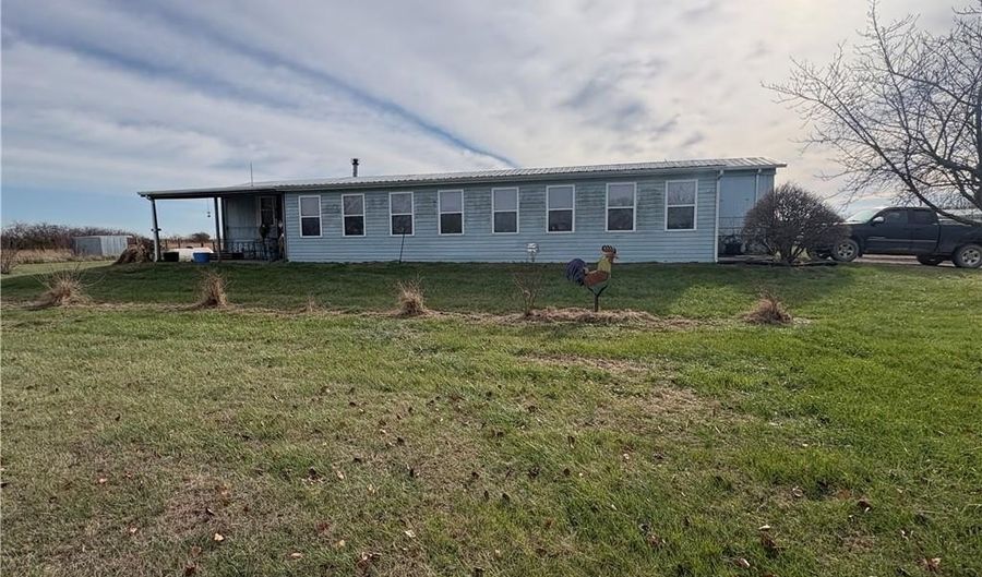1667 NE County Rd 13004 Rd, Adrian, MO 64720 - 3 Beds, 2 Bath