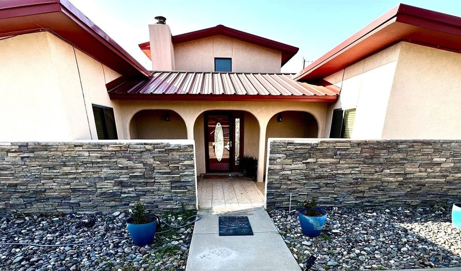 2110 W Bullock Ave, Artesia, NM 88210 - 4 Beds, 3 Bath