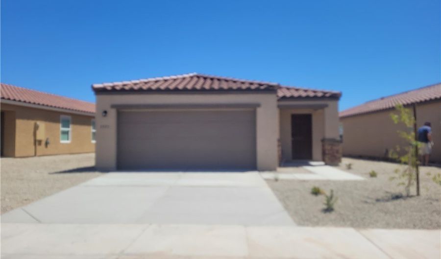 2371 Tapatio Dr, Bullhead City, AZ 86442 - 3 Beds, 2 Bath