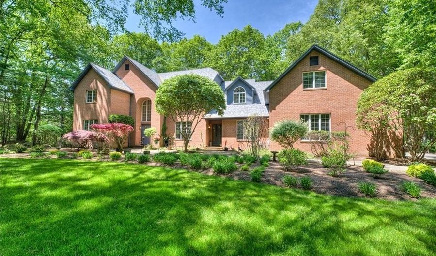 137 Signal Ridge Way, East Greenwich, RI 02818 - 4 Beds, 4 Bath