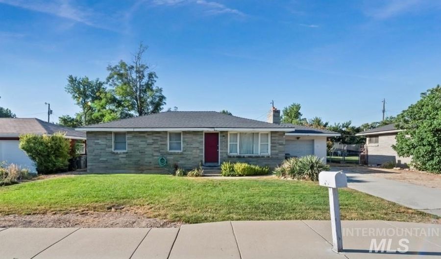 5707 W Gage St, Boise, ID 83706 - 3 Beds, 1 Bath