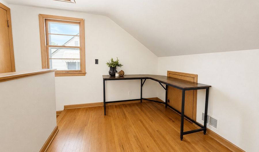 1704 1st Ave NE, Austin, MN 55912 - 3 Beds, 2 Bath