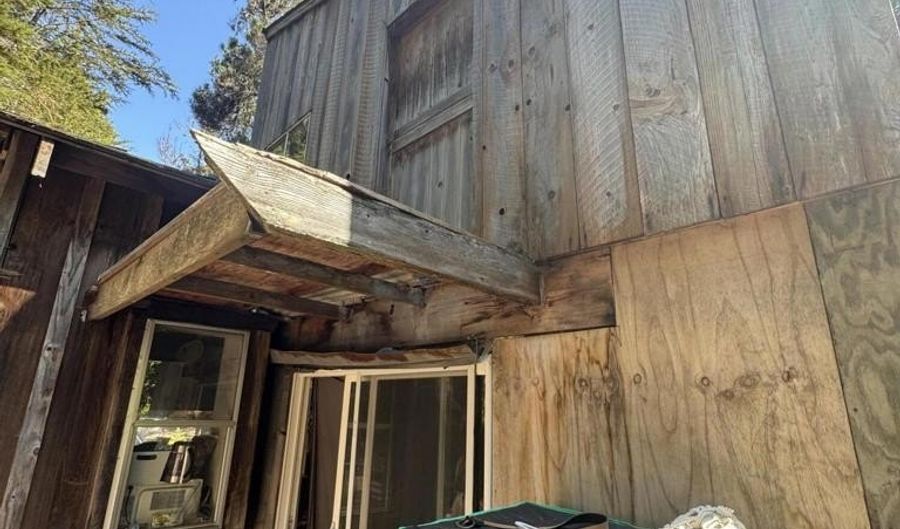 28270 Albion Ridge Rd, Albion, CA 95410 - 3 Beds, 3 Bath