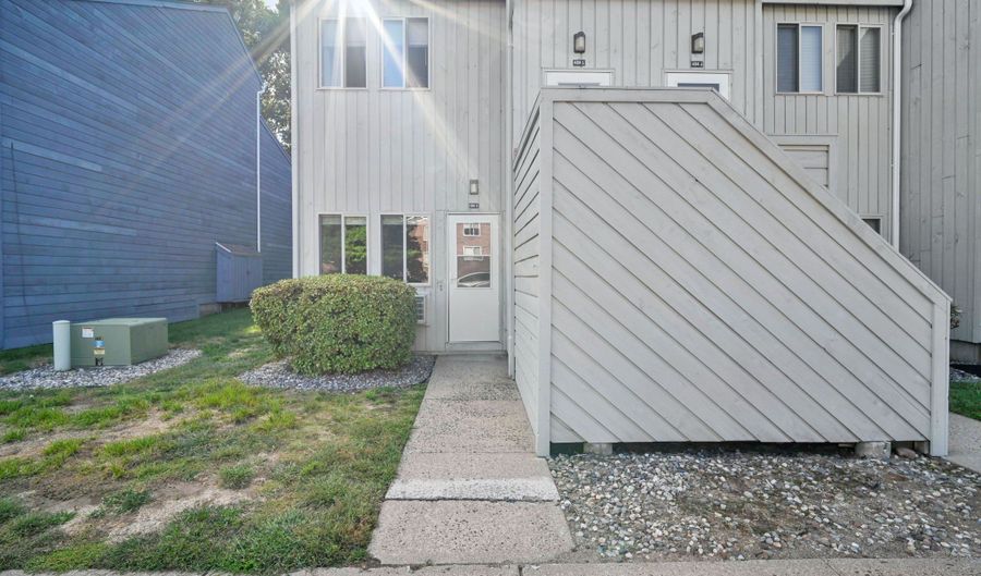 424 Emmett St APT K, Bristol, CT 06010 - 1 Beds, 1 Bath