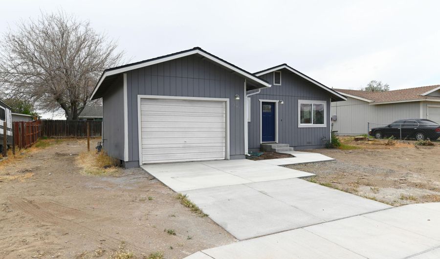 349 Shadow Ln, Fernley, NV 89408 - 3 Beds, 2 Bath