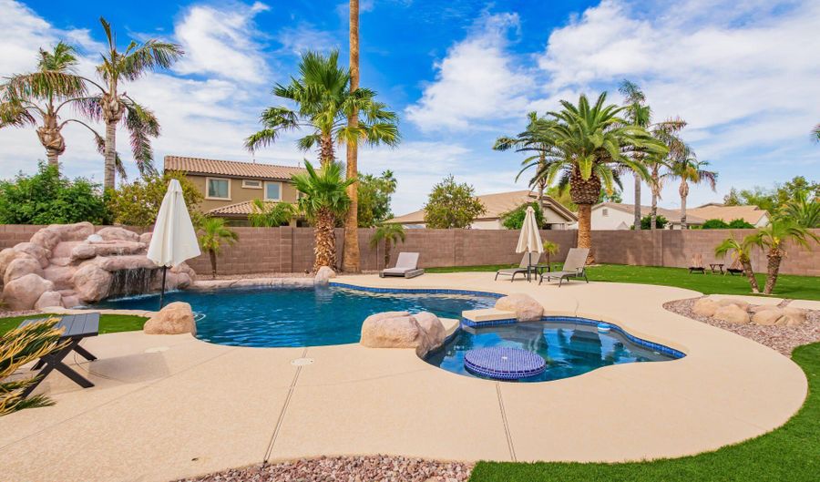 1792 E POWELL Way, Chandler, AZ 85249 - 5 Beds, 3 Bath