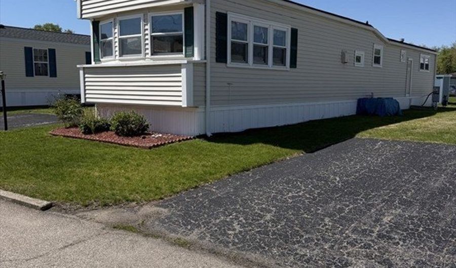52 Liberty Dr, Attleboro, MA 02703 - 2 Beds, 1 Bath