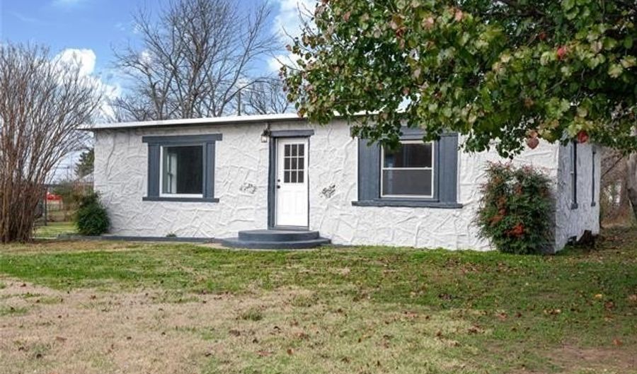 3816 Indiana St, Bartlesville, OK 74006 - 3 Beds, 1 Bath
