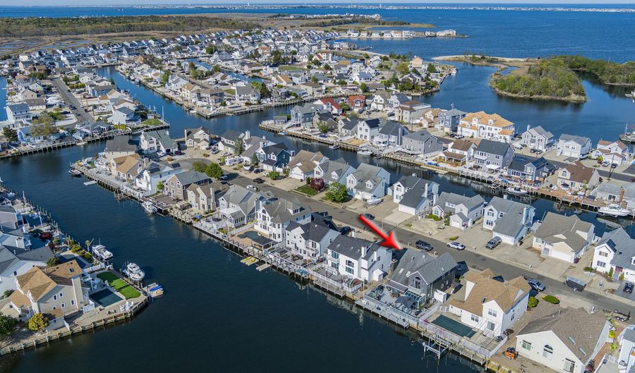 22 Toppinglift Dr, Bayville, NJ 08721 - 3 Beds, 3 Bath