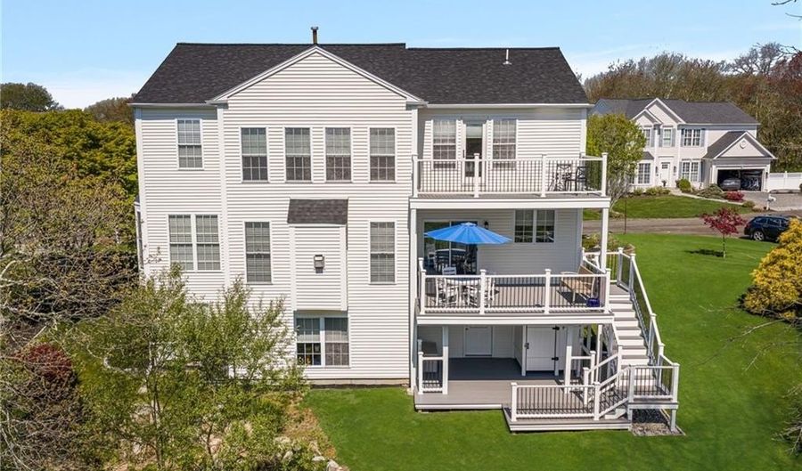 61 Schooner Cove Ln, Narragansett, RI 02882 - 4 Beds, 4 Bath