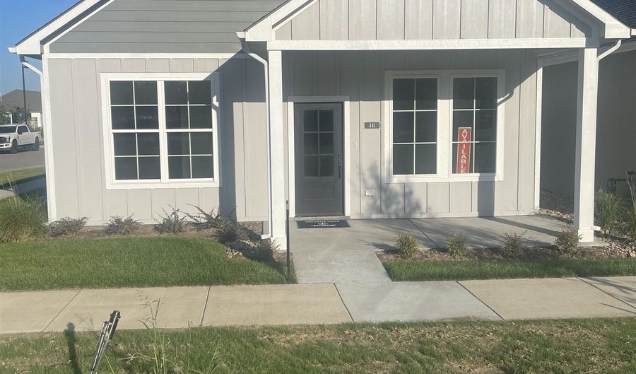 441 E Lexington Ln, Andover, KS 67002 - 2 Beds, 2 Bath