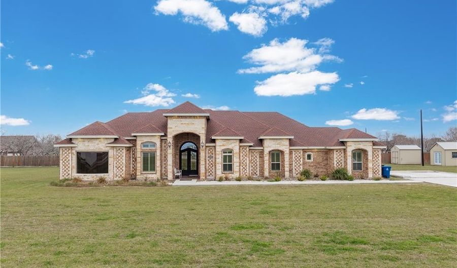 913 US Highway 77, Bishop, TX 78343 - 5 Beds, 4 Bath