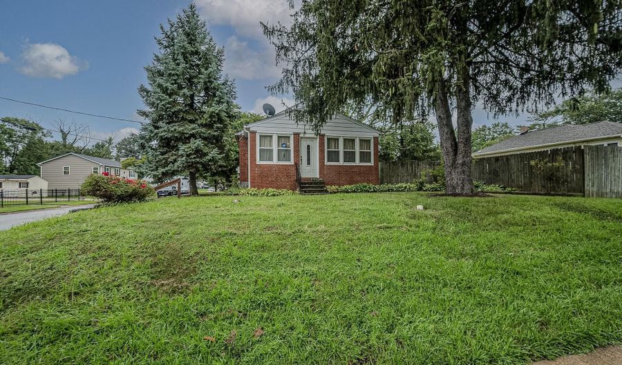 200 HARVEY Rd, Claymont, DE 19703 - 2 Beds, 2 Bath