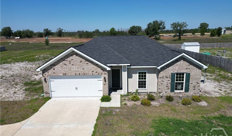 9265 SE Tibet Hwy, Allenhurst, GA 31301 - 4 Beds, 2 Bath