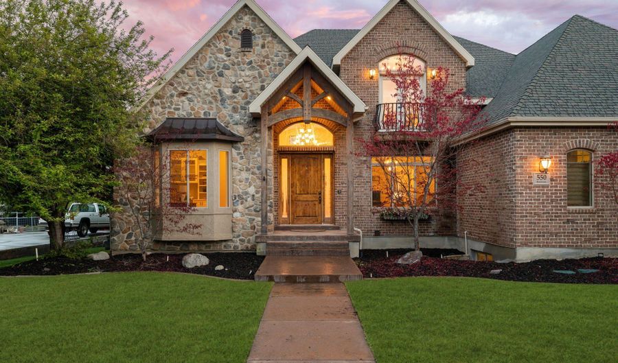 550 E BLACKHAWK Ln, Alpine, UT 84004 - 7 Beds, 4 Bath