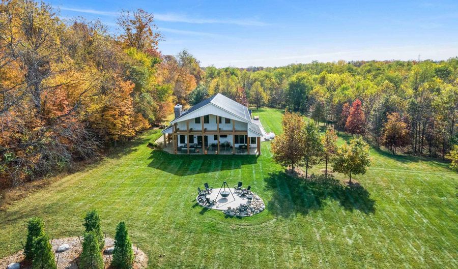 1939 CR 68 Rd, Auburn, IN 46706 - 3 Beds, 4 Bath