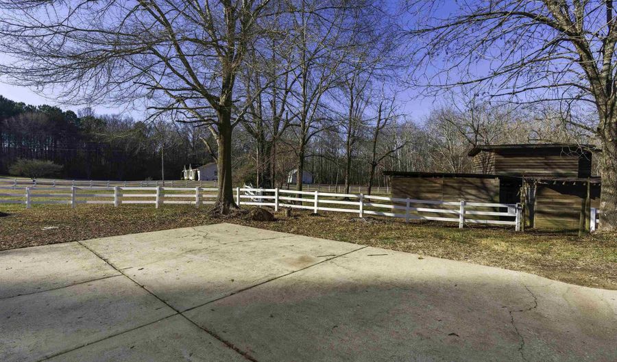 150 BEAVER RIDGE Dr, Ashville, AL 35953 - 4 Beds, 3 Bath