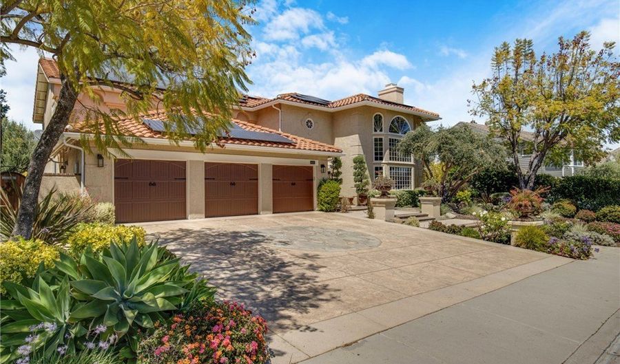 6032 Grey Rock, Agoura Hills, CA 91301 - 5 Beds, 5 Bath