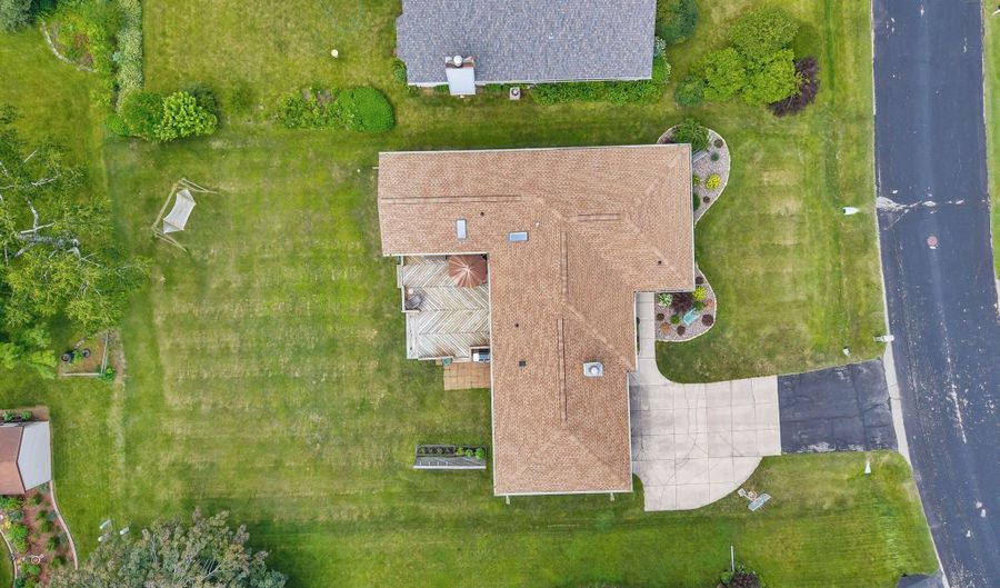 2623 W SUNNYVIEW Cir, Appleton, WI 54914 - 3 Beds, 3 Bath