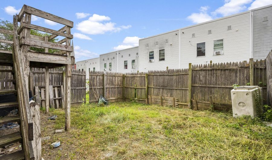 24 Delaware St, Albany, NY 12202 - 5 Beds, 3 Bath