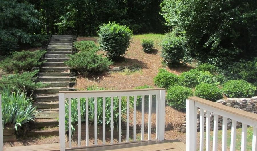 175 Douglas Fir Ct, Alpharetta, GA 30022 - 3 Beds, 3 Bath