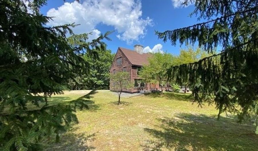 82 Breezy Hill Rd, Bradford, NH 03221 - 3 Beds, 2 Bath