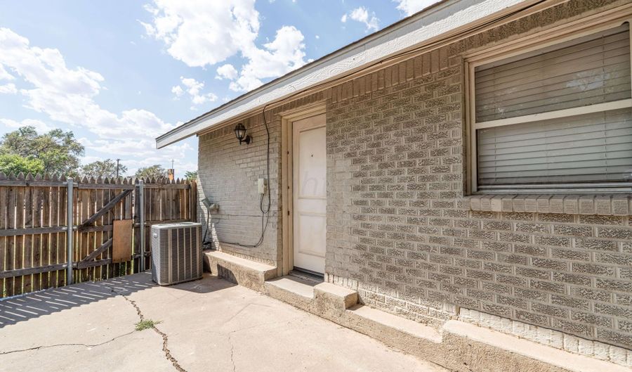 3501 S Van Buren St, Amarillo, TX 79109 - 2 Beds, 1 Bath