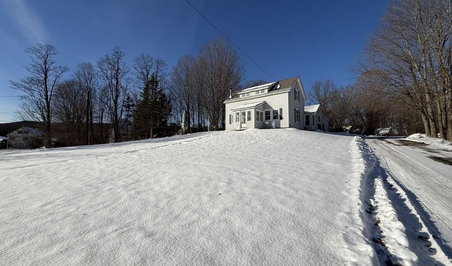 15 Hastings Ct, Charlestown, NH 03603 - 3 Beds, 2 Bath