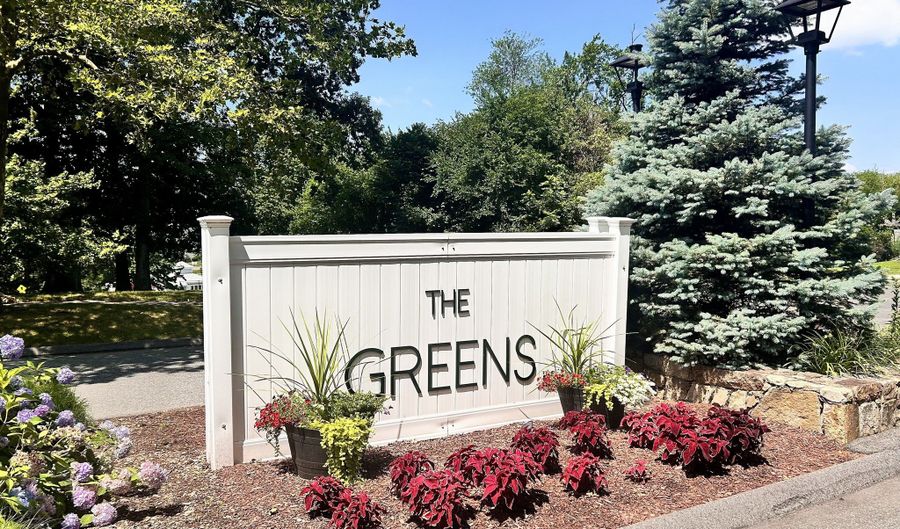 105 Peddlars Dr 105, Branford, CT 06405 - 2 Beds, 2 Bath