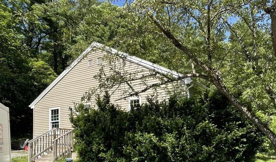35 Clinton Rd, Antrim, NH 03440 - 2 Beds, 1 Bath