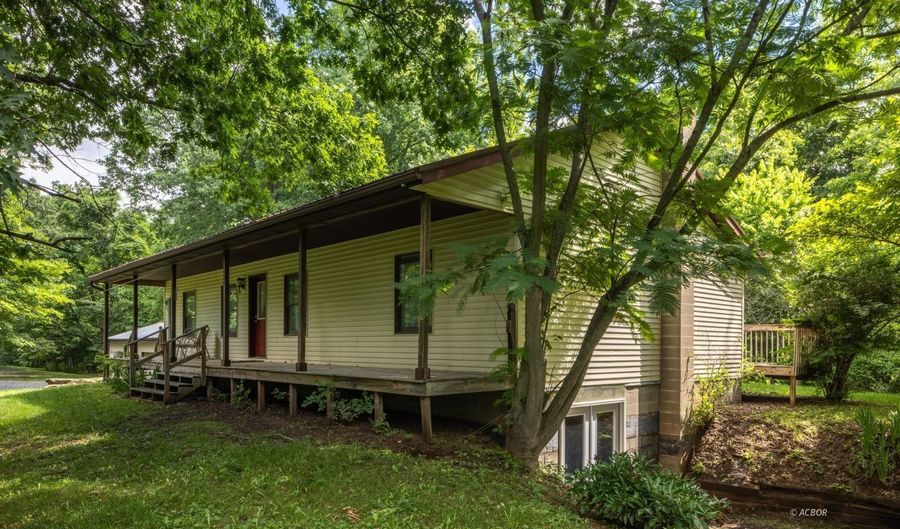 13590 Eddy Rd, Athens, OH 45701 - 3 Beds, 3 Bath